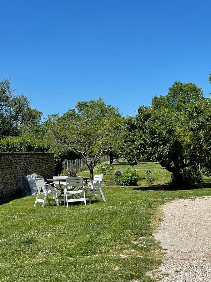 Villa Le Clos De La Tannerie Saint-Aquilin-de-Pacy Exterior foto